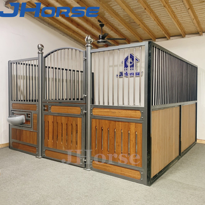 Gaya Eropa Hot Dip Galvanized Metal Frame Horse Stall Fronts Dengan Swivel Feeder
