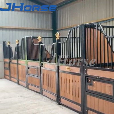 Panel Kandang Stabil Kuda Prefabrikasi Kepadatan Tinggi Internal Mewah