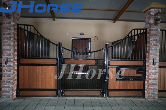 daya tahan tinggi 3.5x2.2m Horse Stable Fronts Popular Horse Equipment