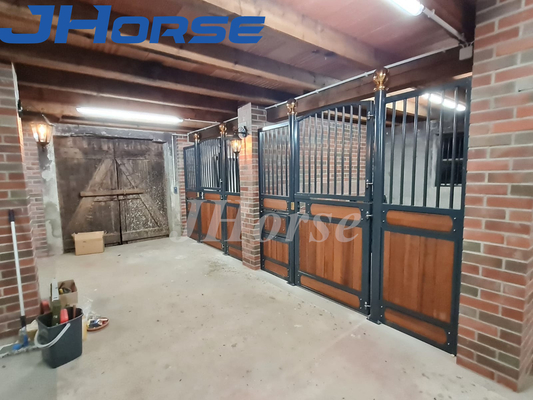 Safety Heavy Duty Galvanized Horse Stall Front Panels Panjang Antirust 3000-4000mm