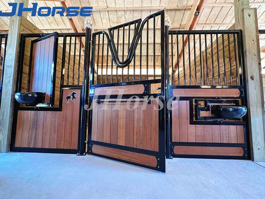 Panel Gudang Kuda Pracetak 6ft X 6ft Bingkai Disesuaikan Bagian Depan Kuda yang Stabil