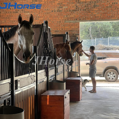 Panel Tendangan Kios Kuda Dilapisi Bubuk Kustom Untuk Pintu Gudang Kuda