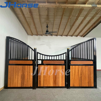 Standar Eropa Bangunan Kuda Stall Galvanis Besi Grill Pintu Berputar Bambu
