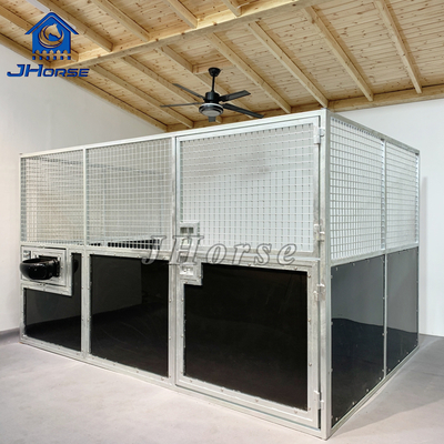 Mobil dicat 12ft Ukuran standar HDG HDPE Kuda Stabil Stall Panel Barn Dengan Feeder