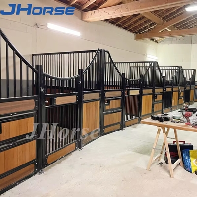 Custom European Stalls Kuda Panel depan dilas untuk rumah kuda yang aman dan elegan