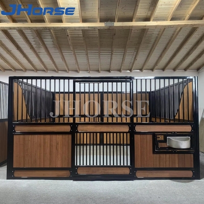 Powder Coated European Horse Stalls Panel Depan Bambu Isi Kayu Tahan Cuaca untuk Pertanian