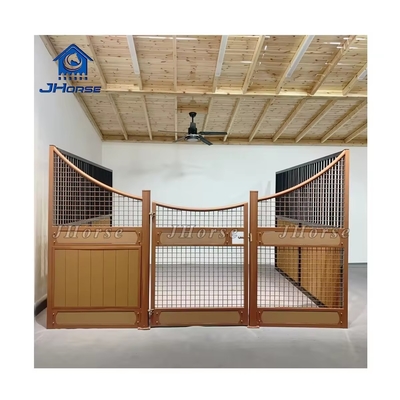 Stall kuda yang dibuat dari jenis kayu bambu