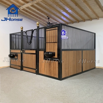 Powder Coated atau Galvanized Horse Stall Fronts Peternakan Keuntungan Kekuatan Cantik