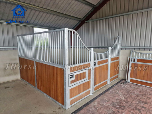 Sliding Door European Horse Stalls Untuk Pengelolaan Kuda yang Berkelanjutan dan Bergaya