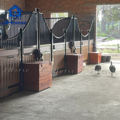 Customized Horse Stall Fronts Baja Bambu Perlakuan Permukaan Galvanis